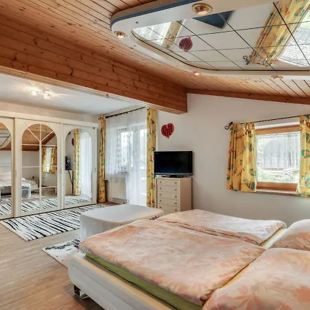 Smaragd Chalet 木屋
