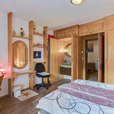 Smaragd Chalet 木屋
